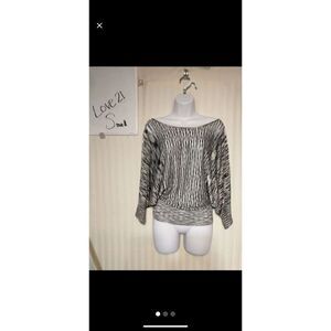 Love 21 loose off shoulder top small